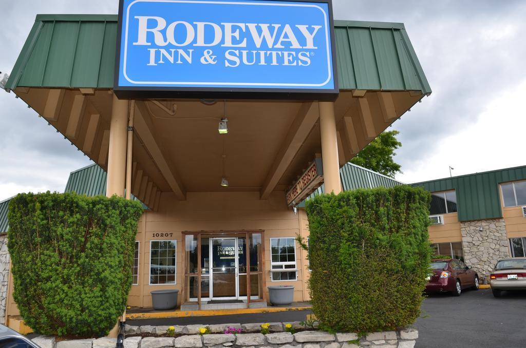 פורטלנד Rodeway Inn & Suites Hwy 217 & 26 W מראה חיצוני תמונה